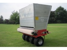 Прицепной разбрасыватель песка Rink 1010