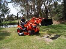 Трактор Kioti CS2610H