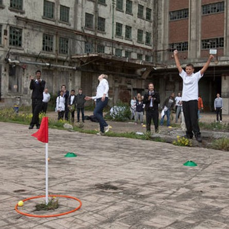 сила футбола поможет привлечь молодых людей в гольф.jpg