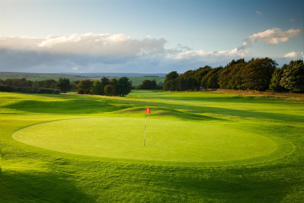 hallamshire-golf-club-18th-green.jpg