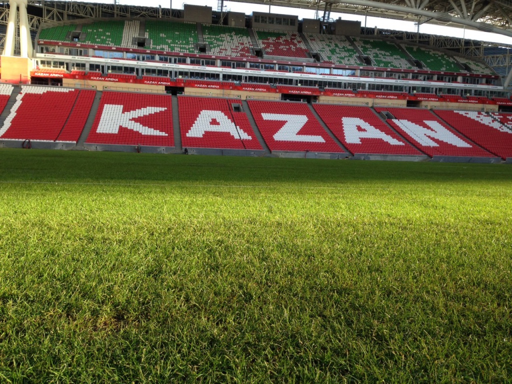 KAZAN Arena travnik hotovy pokladka ukoncena.jpeg